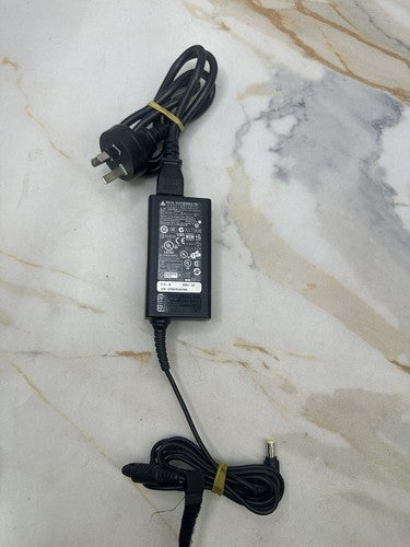 ACER Laptop Adapter _Delta Electronics ADP-45FE F  45.1W 19V AC/DC