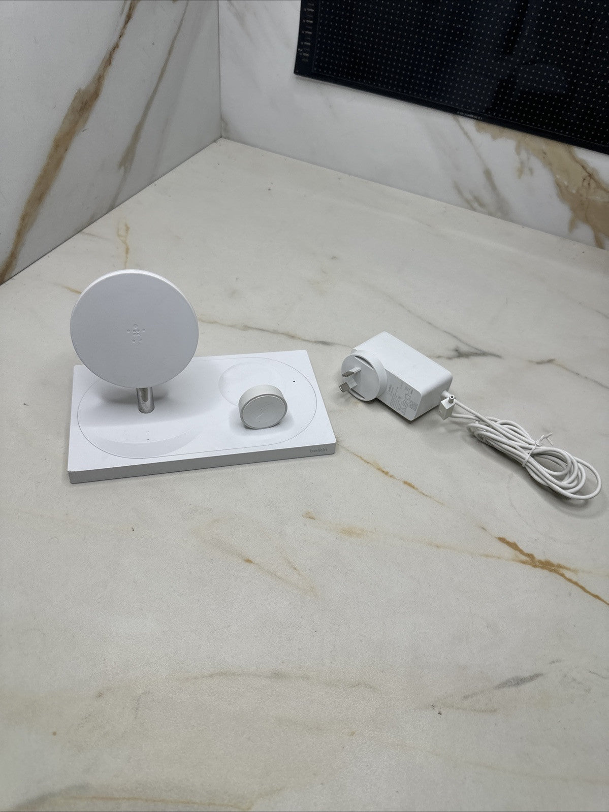 Belkin Special Edition Boost Up Wireless Charging Dock For iPhone & Apple Watch